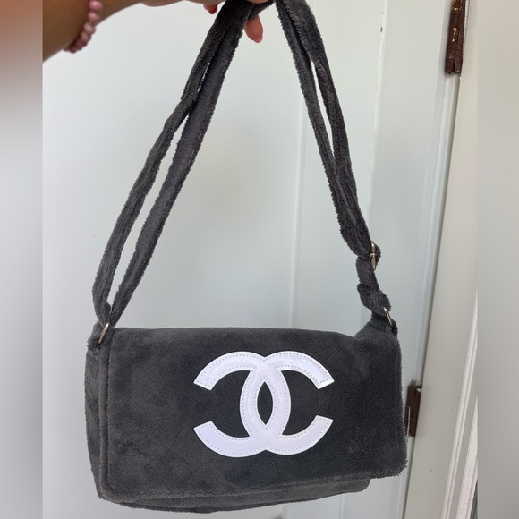Chanel Shoulder/Crossbody – Grey Terry Cloth with CC Logo, New GWP - Picture 1 of 8